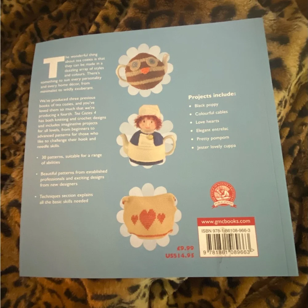Adorable little book of patterns to knit tea cozies🧶 - Picture 2 of 14
